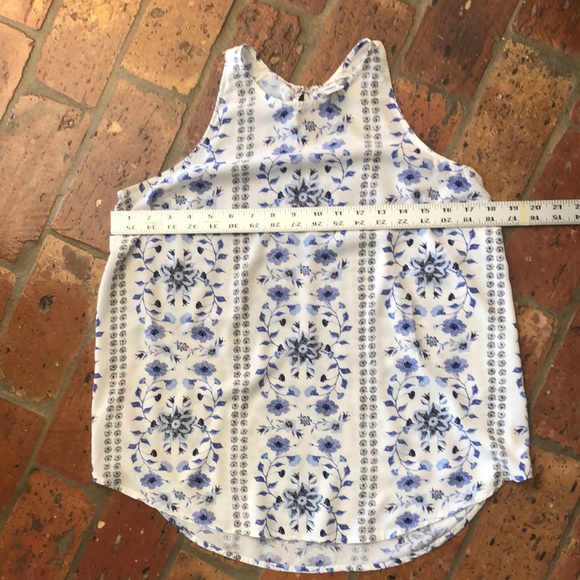 Old Navy shirt - Picture 5 of 8